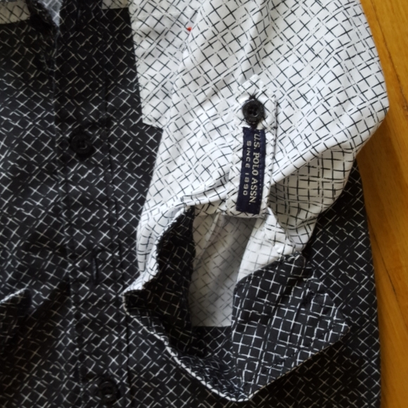 Boys shirt 24Months - Picture 3 of 4